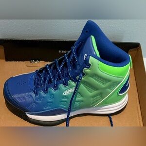 AND1 New in box Blue and Green High-Top Sneakers Big Boys  size 5 ombre